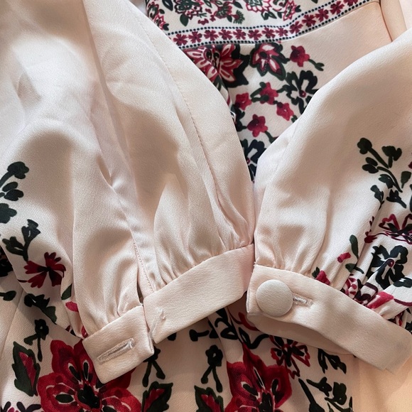 🦄 New GMG Gal Meets Glam Chloe size 2 dress - Picture 3 of 7